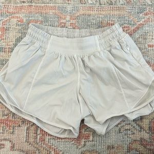 Lululemon Hotty Hot 2.5” Lowrise White Shorts